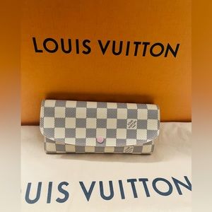 ✨Authentic✨ Beautiful Louis Vuitton Emilie Damier Azure Wallet 🌟